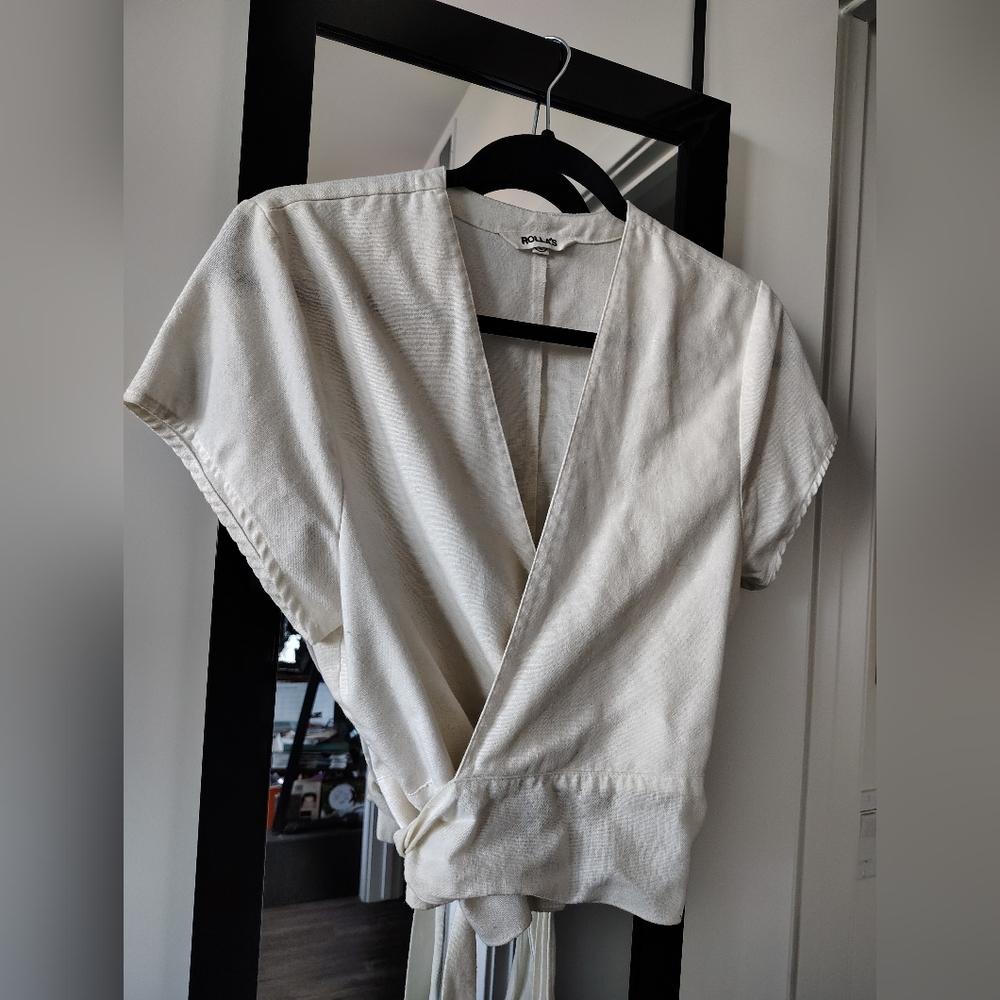 ROLLA'S Women's Cream Wrap-Front/Back Short Sleeve Top